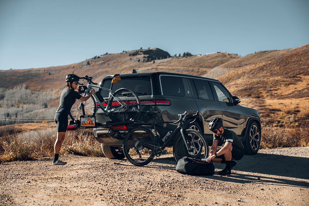 Loading bikes on a car